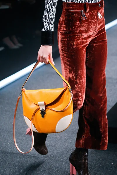 Look 104